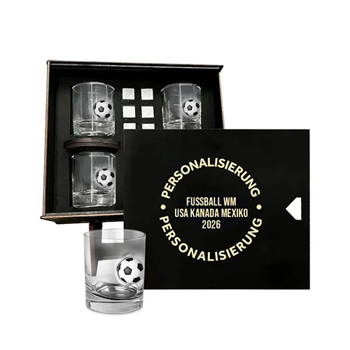 4 Gläser mit Fussball in einer Personalisierte Holzbox